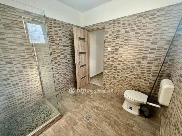 Eladó családi ház, Turán 37.99 M Ft, 2 szobás