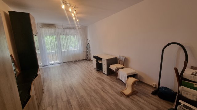 Eladó panellakás, Szegeden 60 M Ft, 1+2 szobás