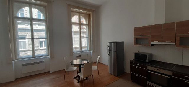 Kiadó téglalakás, albérlet, Budapesten, VI. kerületben