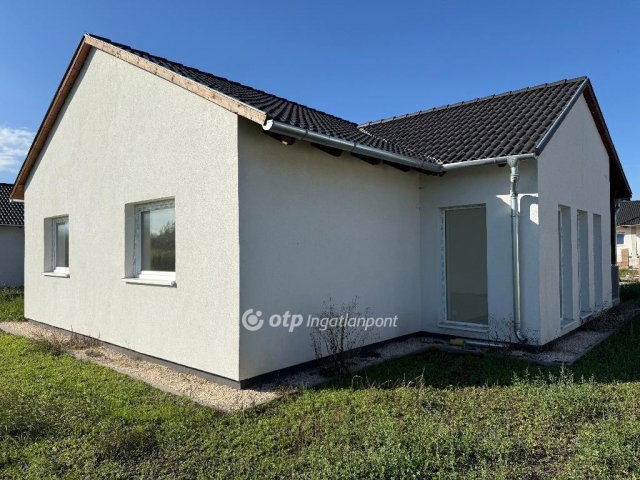 Eladó családi ház, Ráckevén 82.9 M Ft, 3 szobás