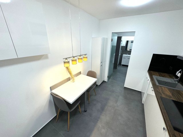 Kiadó téglalakás, albérlet, Pécsett 150 E Ft / hó, 1 szobás