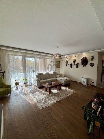 Eladó családi ház, Szadán 269 M Ft, 5 szobás