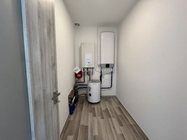 Eladó ikerház, Nagytarcsán 130.7 M Ft, 4 szobás