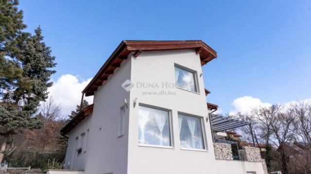 Eladó családi ház, Szentendrén 215 M Ft, 6 szobás
