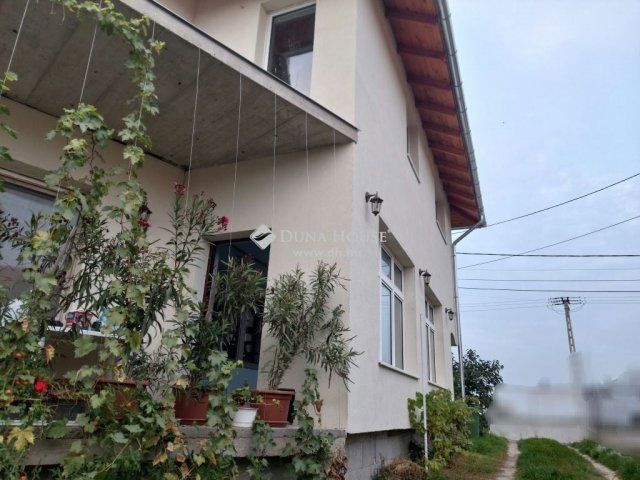 Eladó családi ház, Szigetszentmiklóson 170 M Ft, 8 szobás