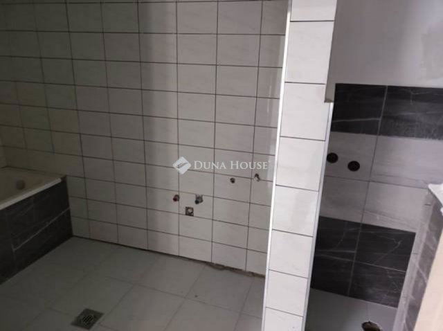 Eladó családi ház, Kányban 32.9 M Ft, 2 szobás