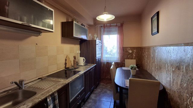 Eladó téglalakás, Gyöngyösön 48.89 M Ft, 3 szobás