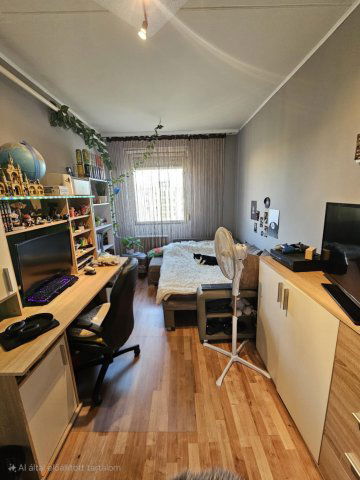 Eladó panellakás, Pécsett 45 M Ft, 3 szobás