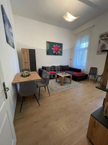 Kiadó téglalakás, albérlet, Szegeden 385 E Ft / hó, 3 szobás