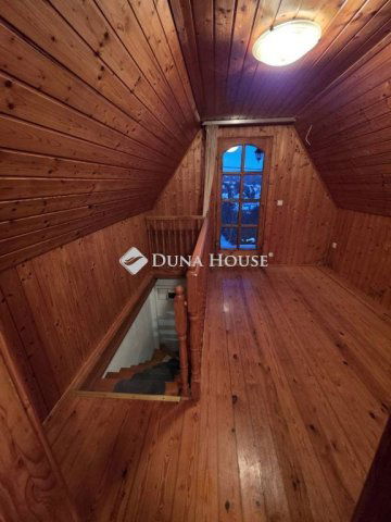 Eladó családi ház, Budapesten, III. kerületben 74.8 M Ft