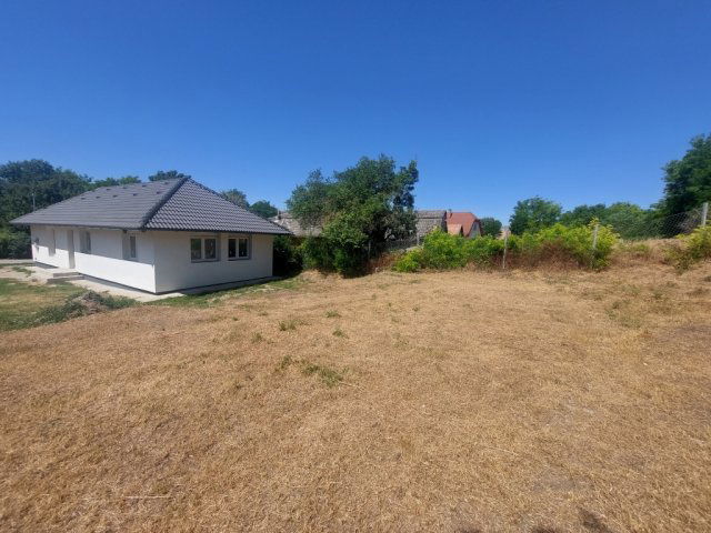 Eladó családi ház, Ercsiben 64.9 M Ft, 2+2 szobás