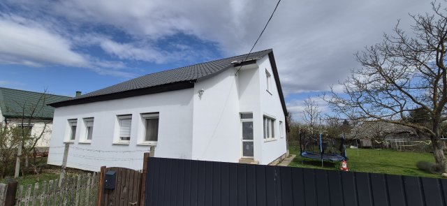 Eladó családi ház, Bőcsön 38.9 M Ft, 3 szobás
