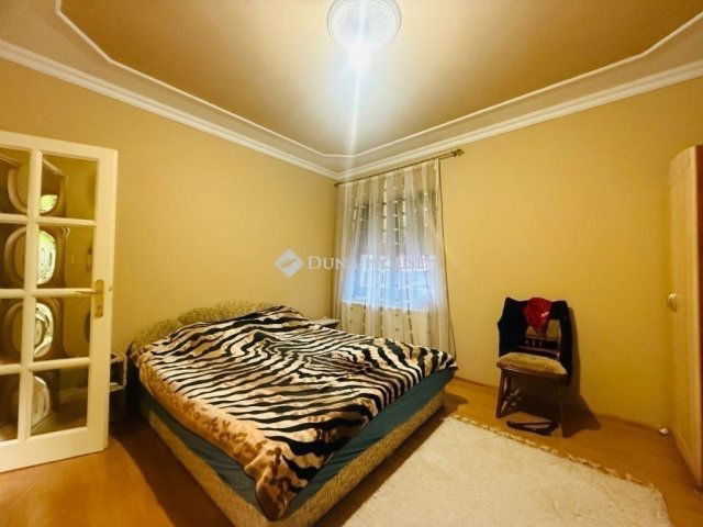 Eladó családi ház, Vecsésen 129.9 M Ft, 3 szobás