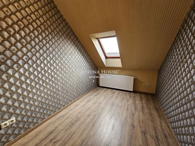 Eladó családi ház, Pócsmegyeren 259 M Ft, 6 szobás