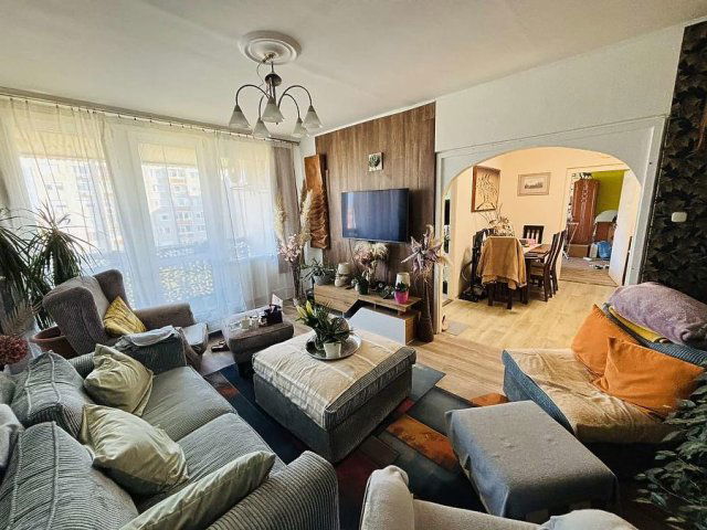 Eladó panellakás, Dunakeszin 70 M Ft, 3 szobás