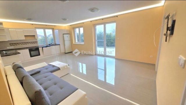 Eladó ikerház, Halásztelken 154 M Ft, 4 szobás