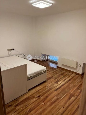 Eladó téglalakás, Budapesten, VI. kerületben 89.9 M Ft, 3 szobás