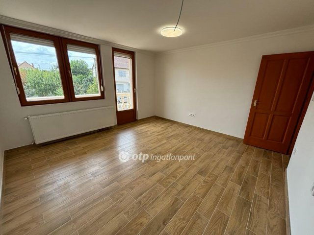 Eladó téglalakás, Szerencsen 24.4 M Ft, 2+2 szobás