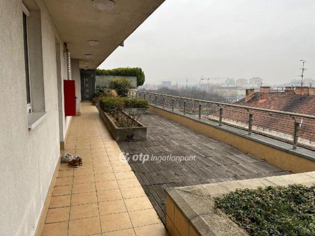 Eladó téglalakás, Budapesten, VIII. kerületben 190 M Ft