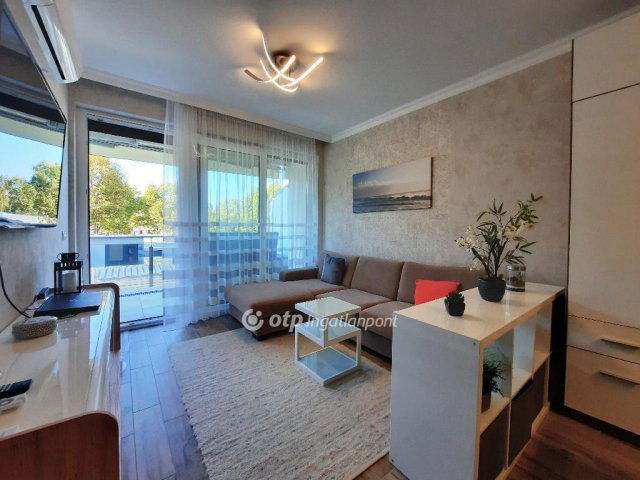 Eladó téglalakás, Siófokon 130 M Ft, 3 szobás