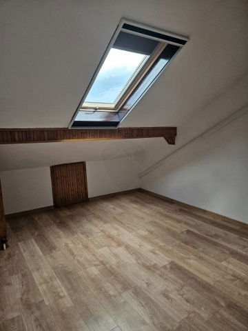Kiadó téglalakás, albérlet, Egerben, Árpád utcában, 3 szobás