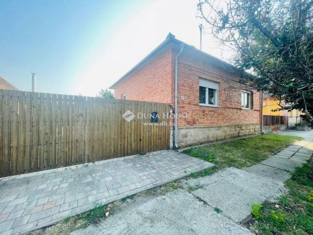 Eladó családi ház, Kartalon 289.9 M Ft, 4 szobás