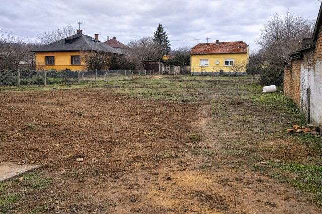 Eladó telek, Pécsett 9.8 M Ft / költözzbe.hu