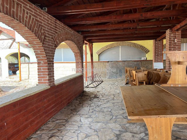 Eladó üzlethelyiség, Szántódon 240 M Ft / költözzbe.hu