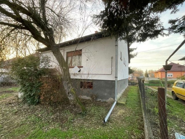 Eladó családi ház, Tápióságon 49.5 M Ft, 3 szobás