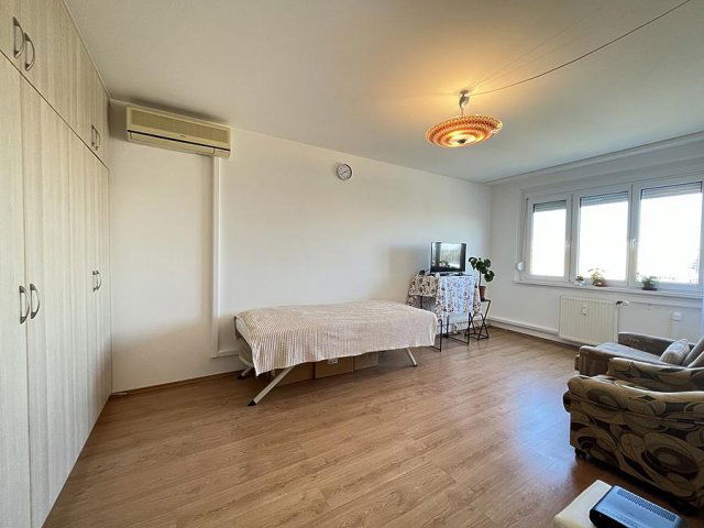 Eladó panellakás, Budapesten, III. kerületben 67.9 M Ft, 2 szobás