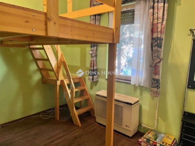 Eladó családi ház, Pécsett 85 M Ft, 4 szobás