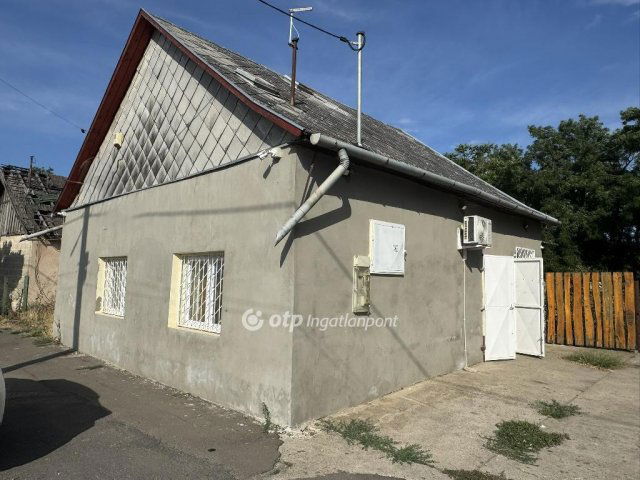 Eladó családi ház, Kunmadarason 6 M Ft, 3 szobás