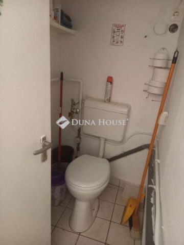 Kiadó üzlethelyiség, Gyöngyösön 95 E Ft / hó