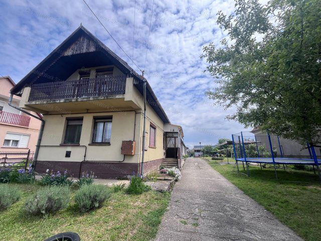 Eladó családi ház, Szolnokon 55 M Ft, 4 szobás