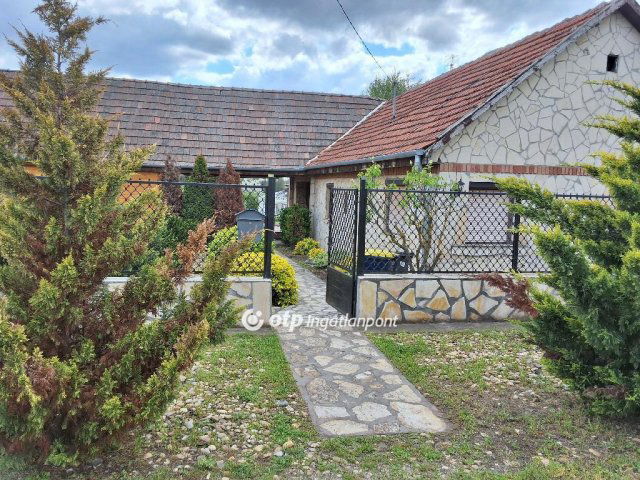 Eladó családi ház, Albertirsán 54.9 M Ft, 4+1 szobás