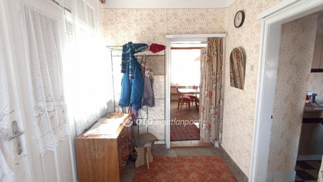 Eladó családi ház, Jászfényszarun 25.9 M Ft, 2 szobás