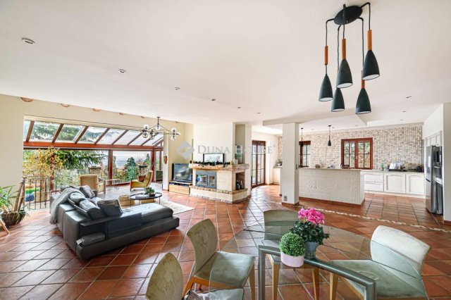 Eladó családi ház, Budapesten, III. kerületben, Toronya utcában