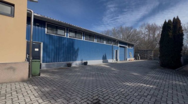 Eladó ipari ingatlan, Székesfehérvárott 750 M Ft, 4 szobás