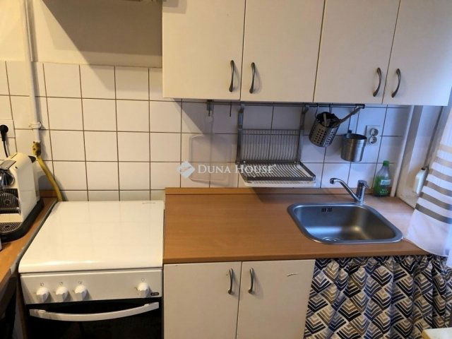 Eladó téglalakás, Budapesten, III. kerületben 76 M Ft