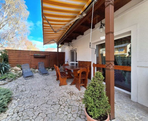 Eladó téglalakás, Hévízen 85 M Ft, 4 szobás