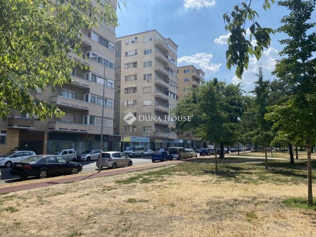 Eladó téglalakás, Budapesten, VIII. kerületben 80 M Ft