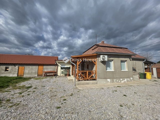 Eladó családi ház, Poroszlón 46 M Ft, 5 szobás