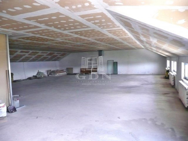 Eladó ipari ingatlan, Székesfehérvárott 199 M Ft