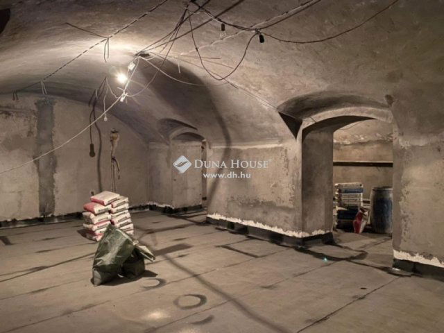Eladó üzlethelyiség, Budapesten, IX. kerületben 79 M Ft