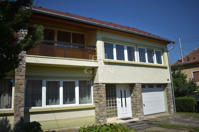 Eladó ikerház, Szentgotthárdon 72.99 M Ft, 2+2 szobás