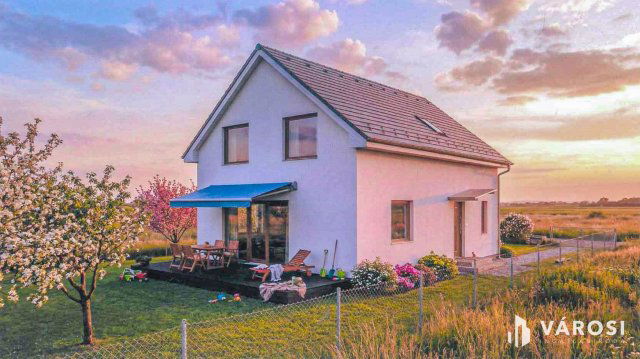 Eladó családi ház, Szegeden 89.9 M Ft, 6 szobás