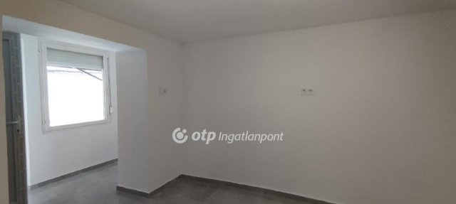 Eladó családi ház, Jászberényben 24.9 M Ft, 1+2 szobás