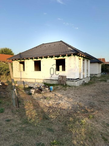 Eladó ikerház, Dabason 77 M Ft, 4 szobás / költözzbe.hu