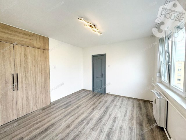 Eladó panellakás, Kecskeméten 59.5 M Ft, 2 szobás