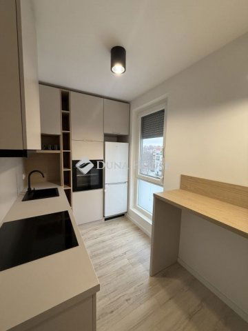 Eladó panellakás, Pécsett, Nagy Imre úton 51.9 M Ft, 2 szobás